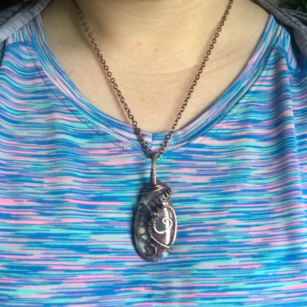 Poppy jasper copper wire wrapped pendant necklace - Picture 6 of 6